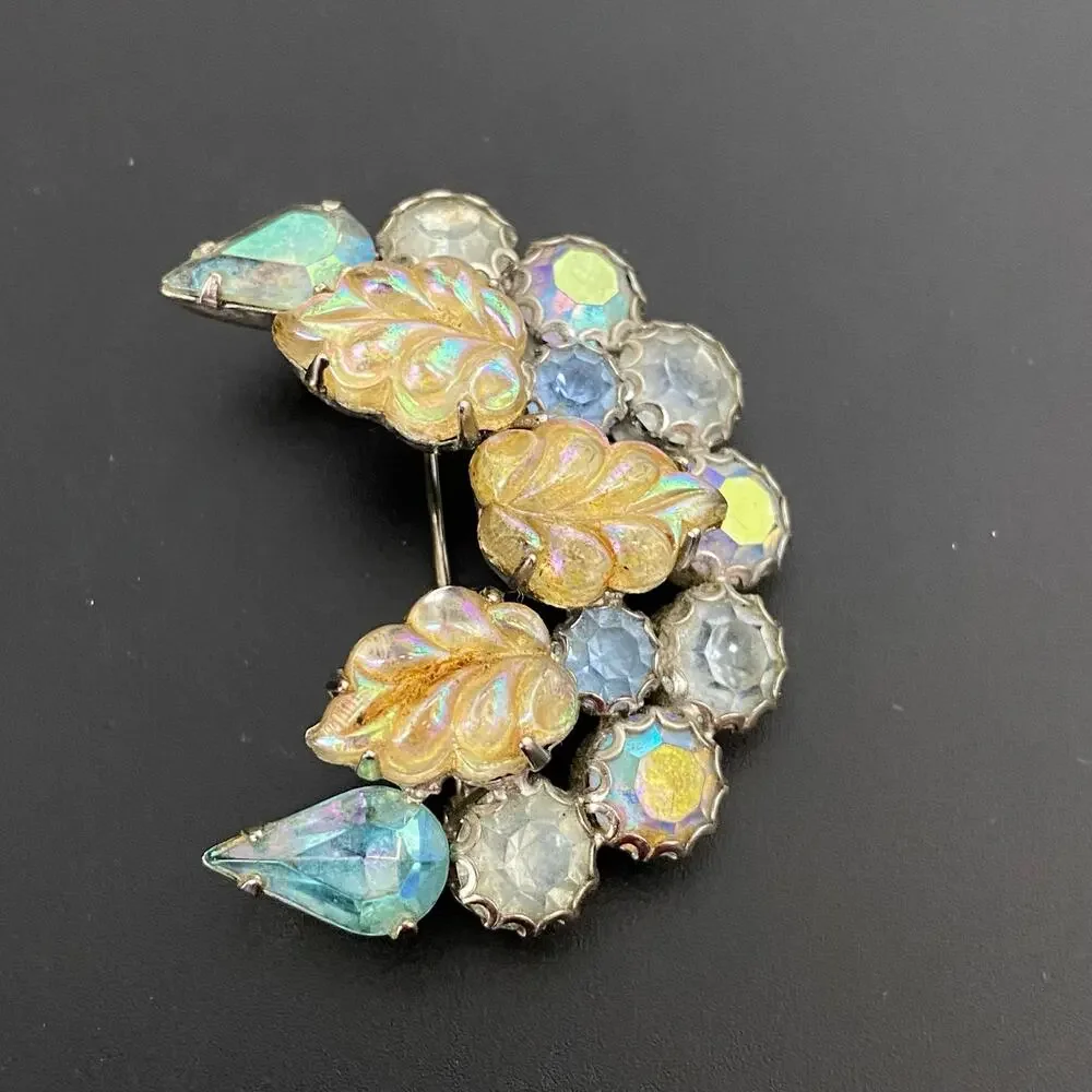 Vintage WEISS Iridescent Crystal & Molded Leaf Crescent Brooch Pin 50s Glam